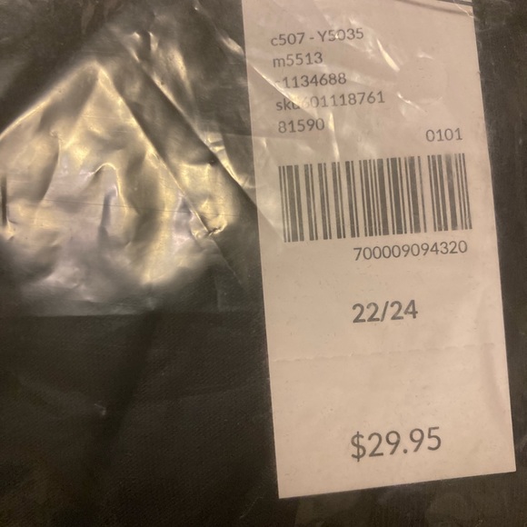 Lane Bryant plus size 22/24 color black v-neck tee - Picture 4 of 6